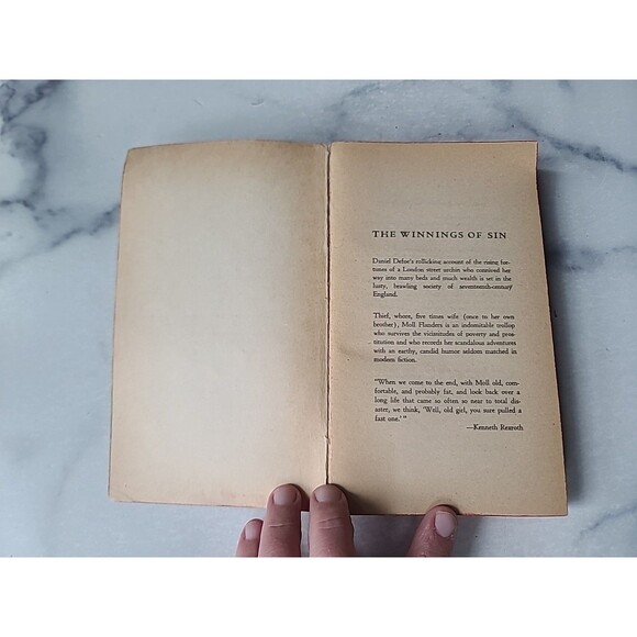 The Amorous Adventures Of Moll Flanders By Daniel Defoe Paperback - Picture 2 of 10